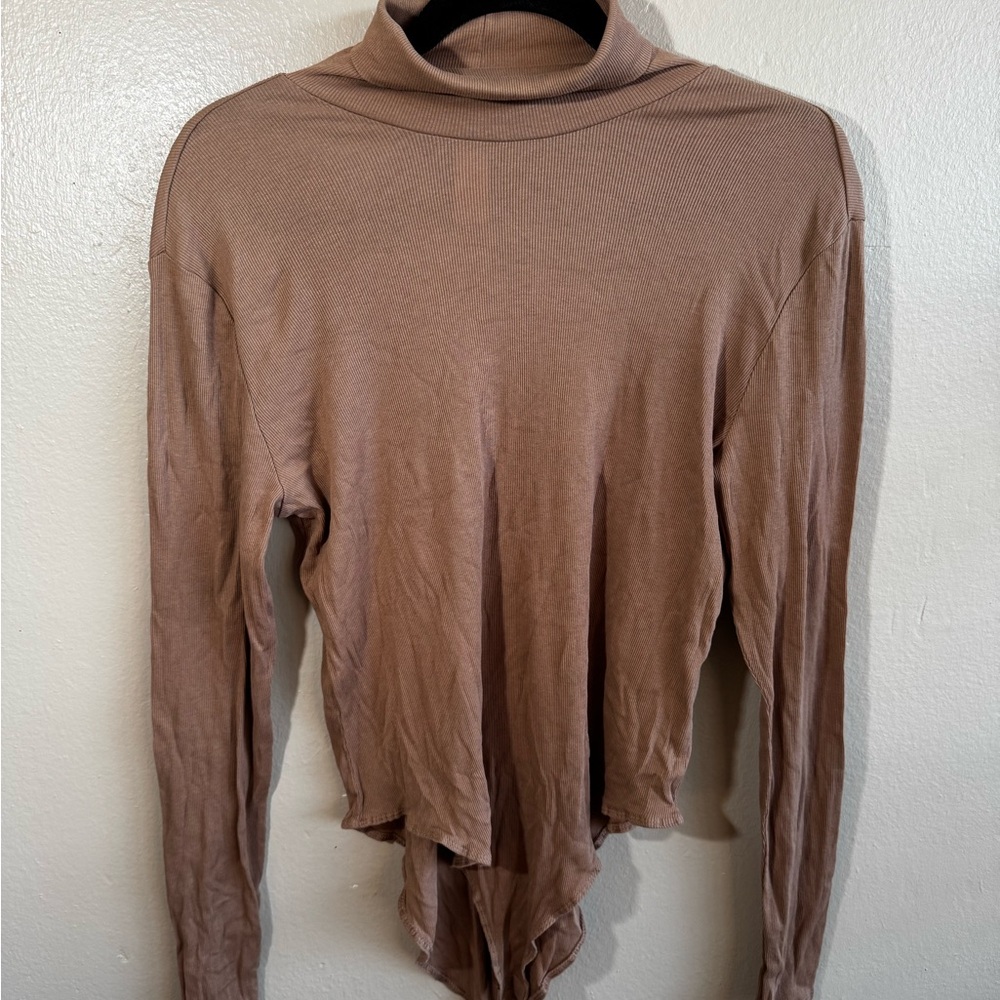 Chic Brown Turtleneck Long Sleeve Top